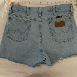 Vintage Wrangler Cutoff Jean shorts!